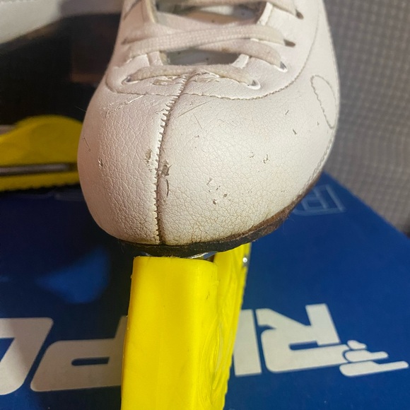 Risport Royal Pro 225B Skates With Jackson Ultimate Aspire Blades & Extra Guard - Picture 4 of 15